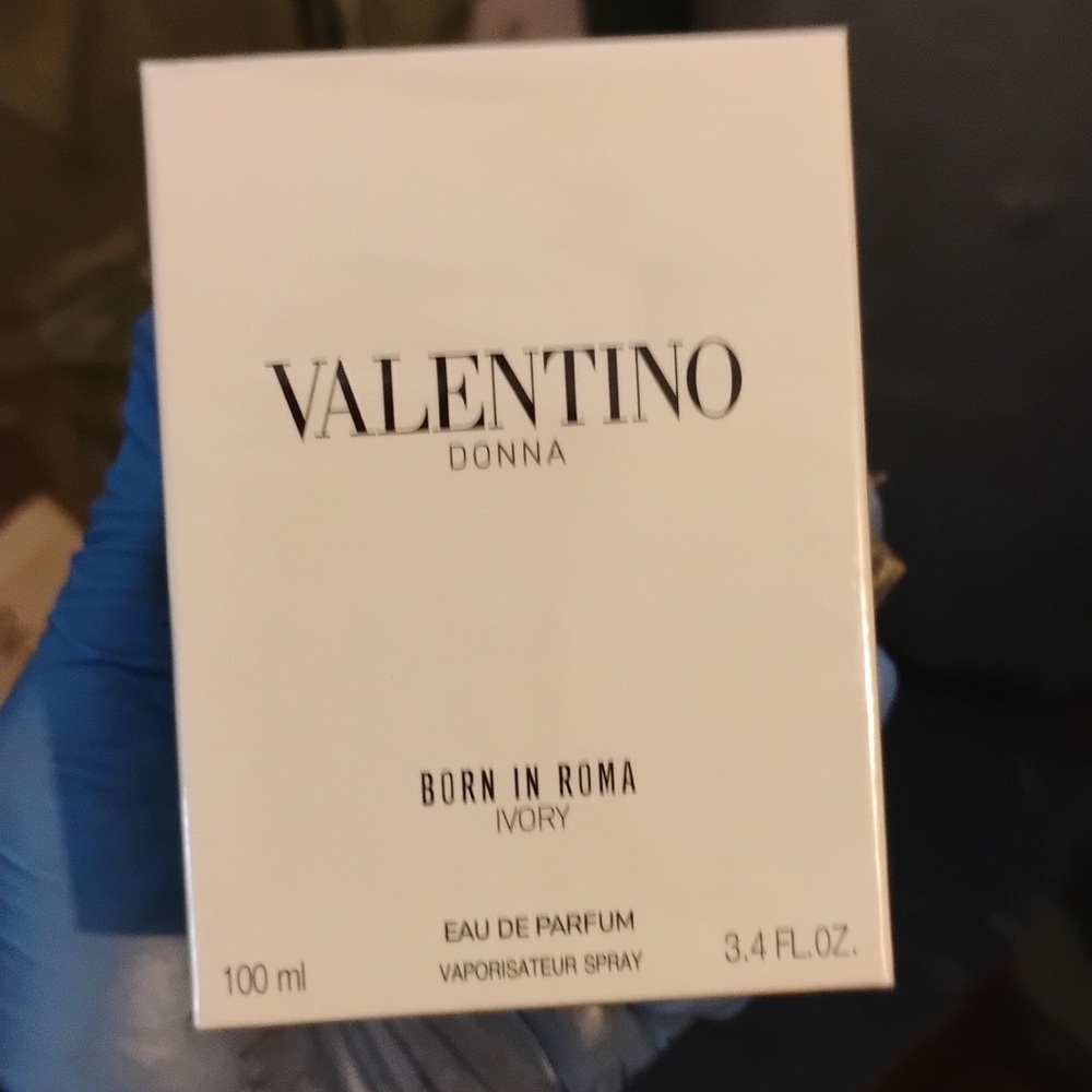 Valentino Donna Born In Roma Ivory - White & Black Packaging